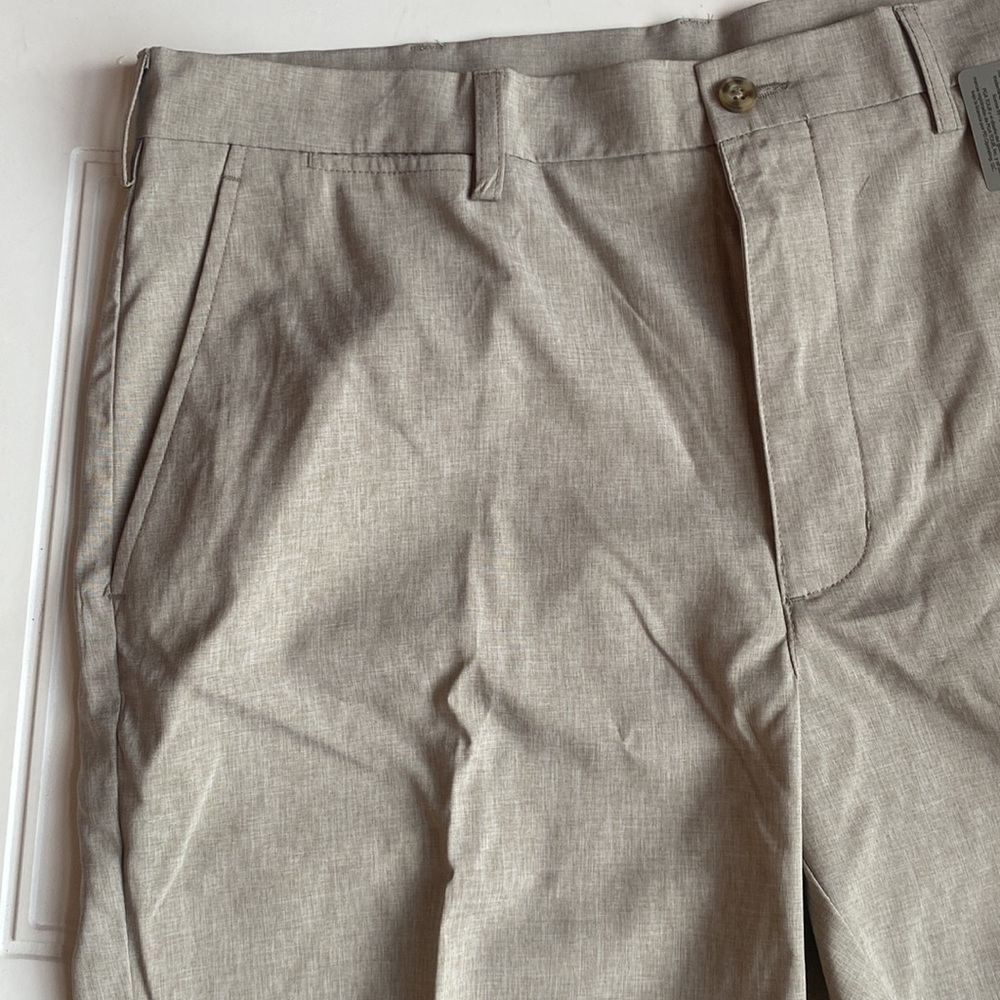 NWT PGA TOUR Men’s Golf Short Tan 36 Waist - Picture 2 of 6